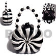 Philippines Acacia Bags Shell Fashion Acacia Bags Jewelry Collectible Handcarved Laminated Acacia Wood Handbag / Kaleidoscope Polyurethane Black/white Combi / 6inx5.5inx4in / Handle Ht: 3.5 In. / W/ Black Satin Inner Lining Natural Shell Component SFAS032ACBAG